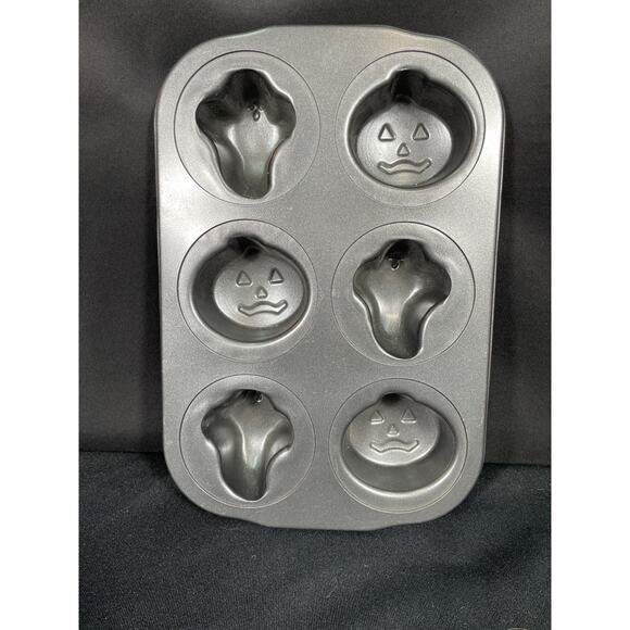 Halloween Baking Bundel, Wilton Pumpkin Cake Pan & Measuring Cups, Mini Pan - Picture 4 of 8